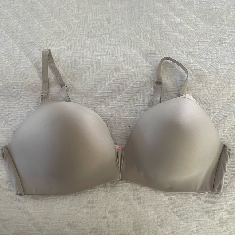 Victoria’s Secret 38C, Seamless Gray No Wire Bra